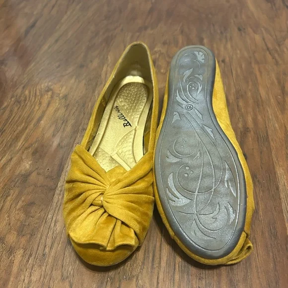 Mustard Yellow Microsuede Ballet Flats Like New - Picture 8 of 10